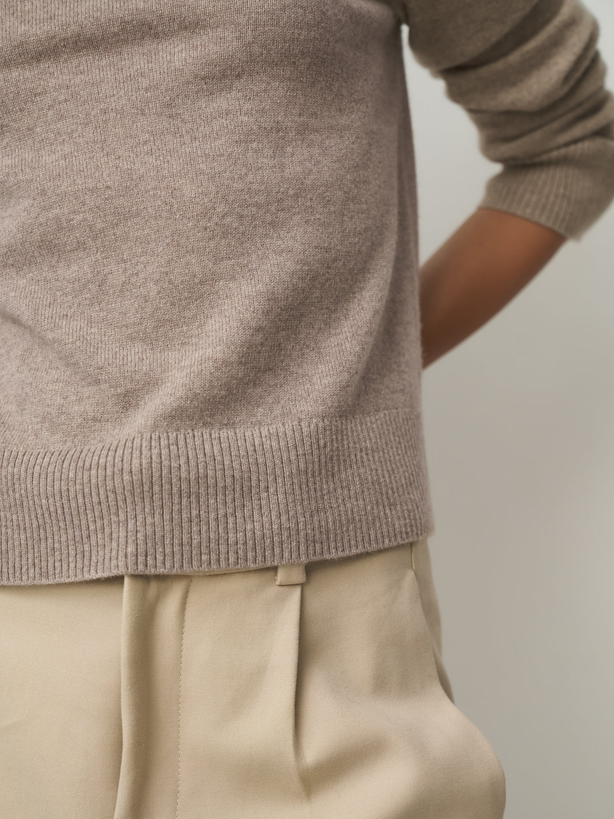 Cashmere Pullover Rundhals basic // timeless taupe