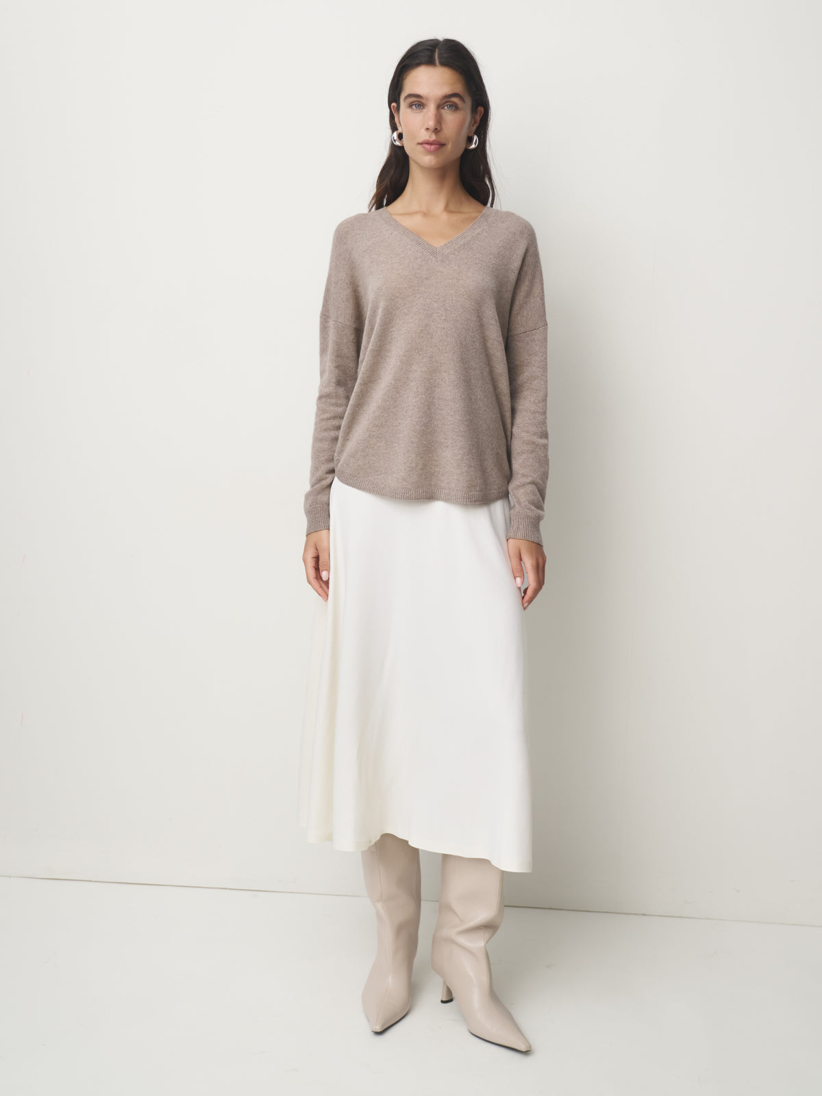 Cashmere Pullover VNeck // timeless taupe