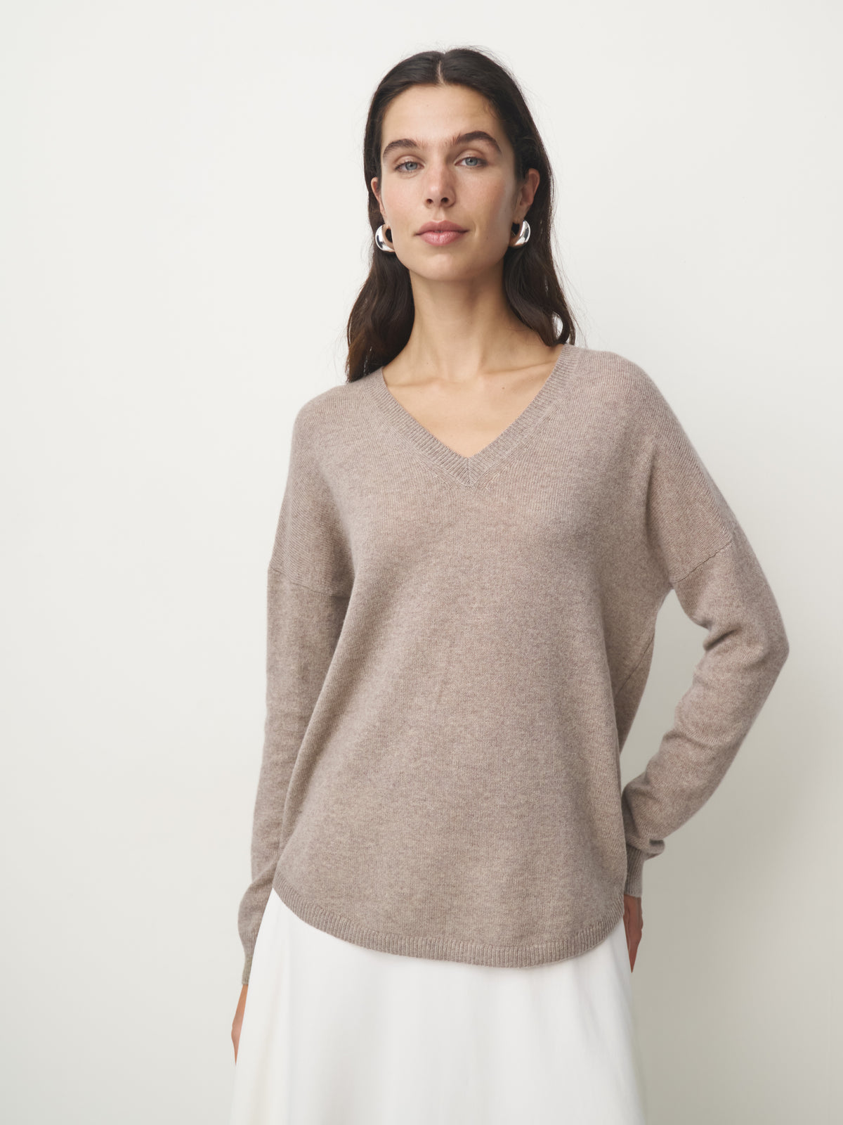 Cashmere Pullover VNeck // timeless taupe