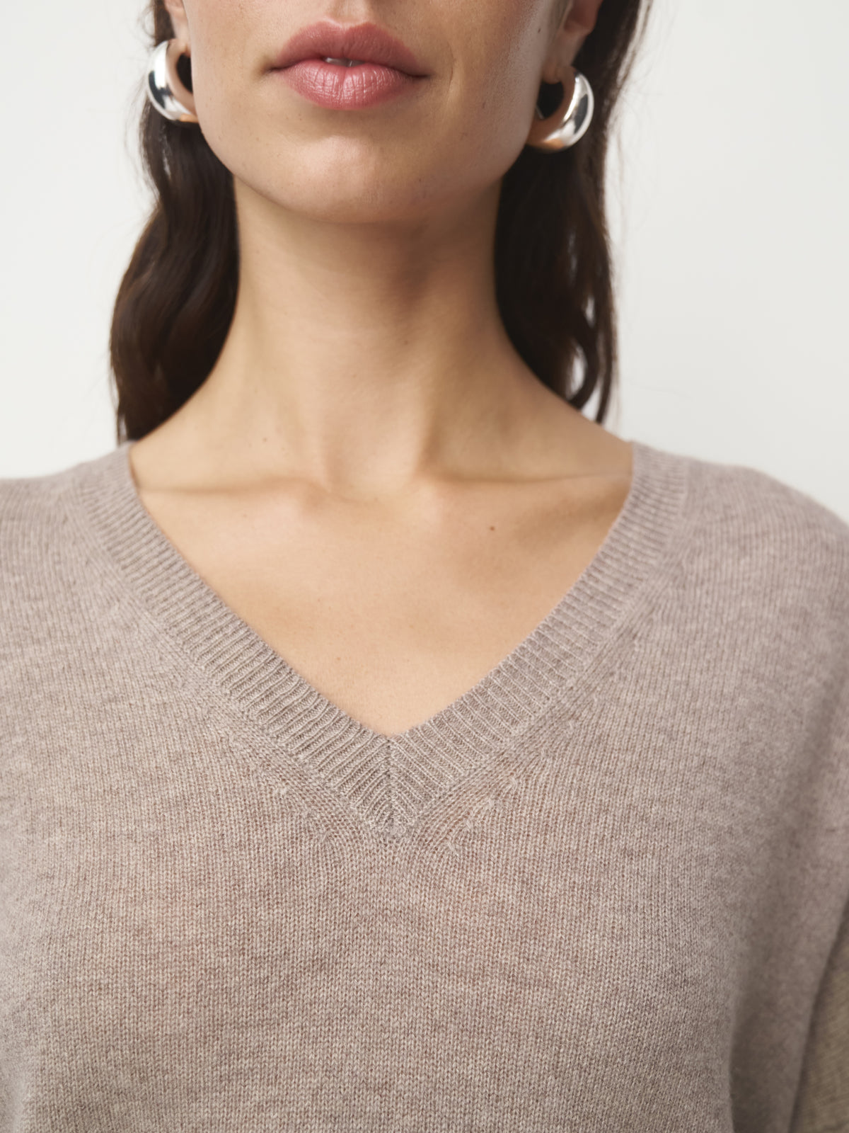 Cashmere Pullover VNeck // timeless taupe