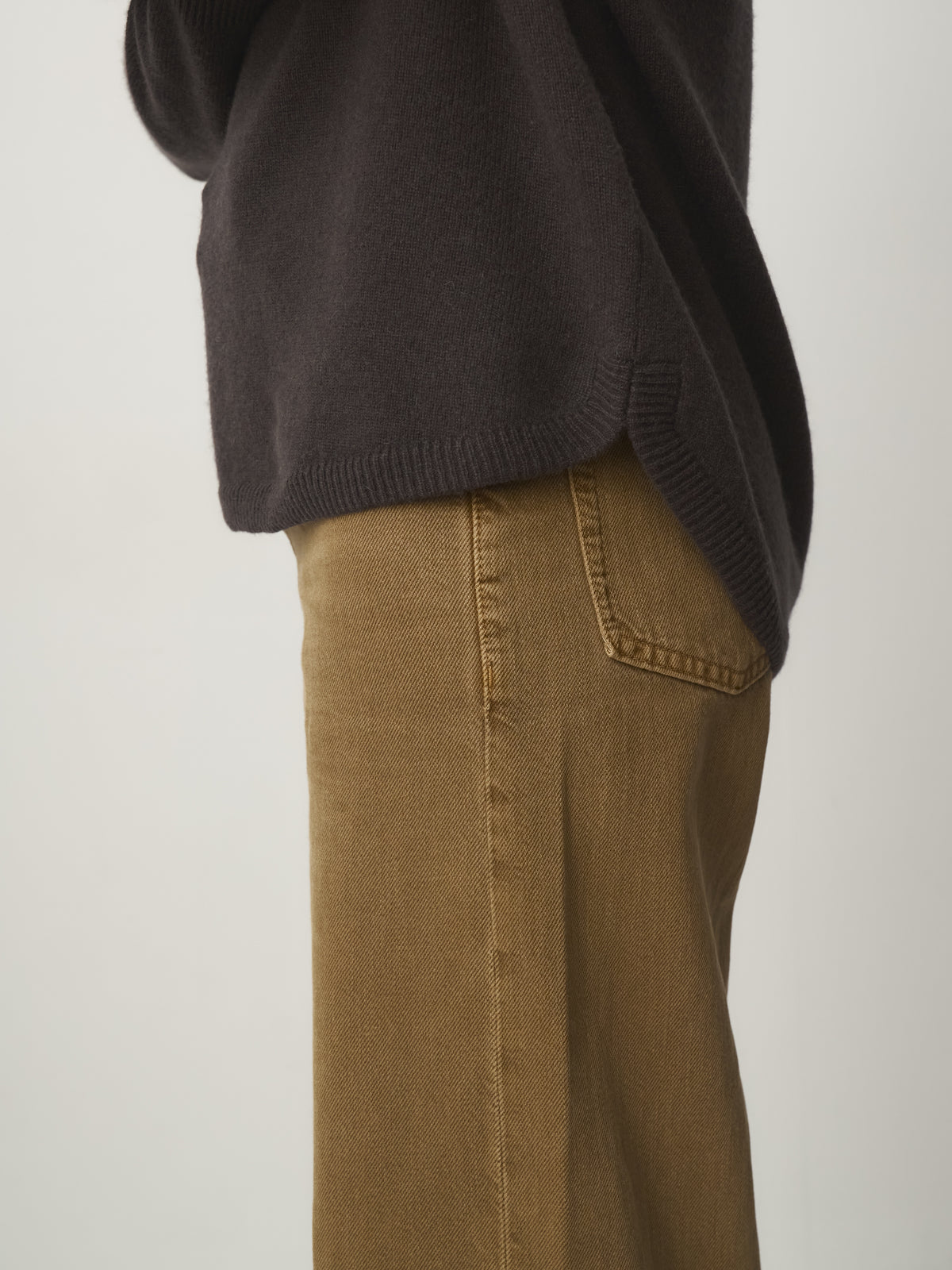 Cashmere Pullover VNeck // wood