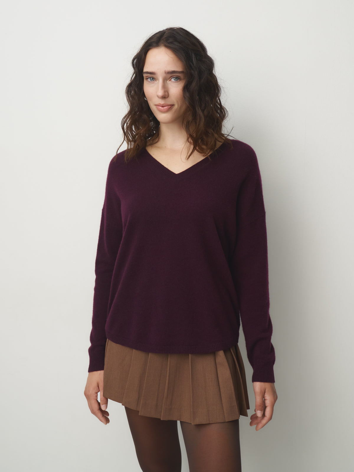 Cashmere Pullover VNeck // blackberry