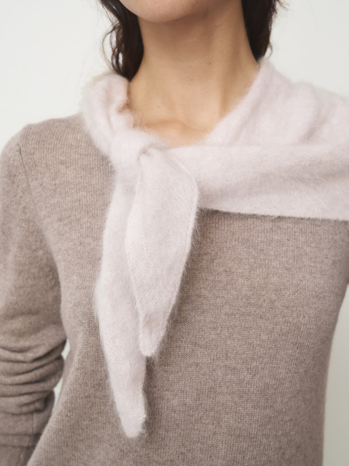 Cashmere Dreieckstuch gebrusht klein // alabaster